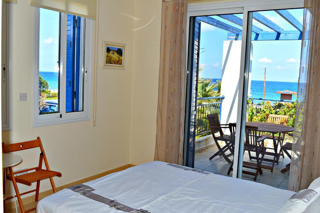 Latchi Beach Front Villa - Private Heated Pool - Amazing Uninterrupted Sea Views Πόλη Εξωτερικό φωτογραφία