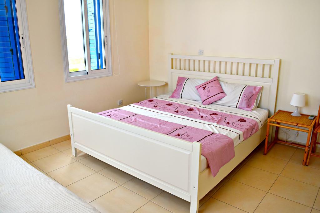 Latchi Beach Front Villa - Private Heated Pool - Amazing Uninterrupted Sea Views Πόλη Εξωτερικό φωτογραφία
