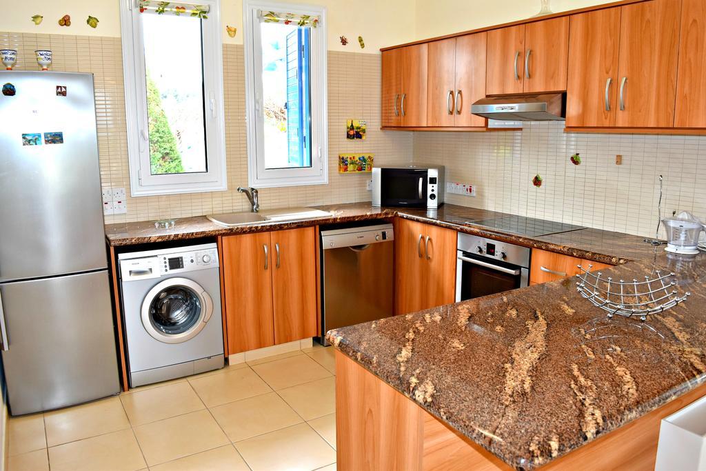 Latchi Beach Front Villa - Private Heated Pool - Amazing Uninterrupted Sea Views Πόλη Εξωτερικό φωτογραφία