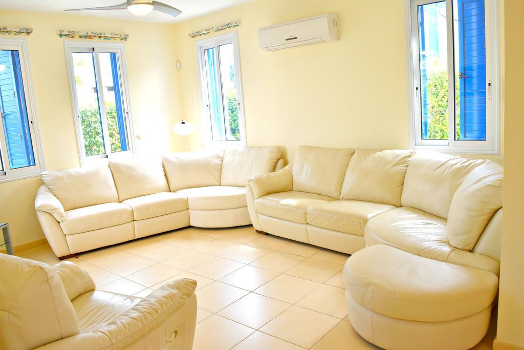 Latchi Beach Front Villa - Private Heated Pool - Amazing Uninterrupted Sea Views Πόλη Εξωτερικό φωτογραφία