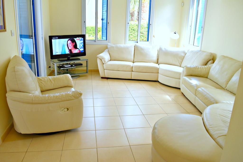 Latchi Beach Front Villa - Private Heated Pool - Amazing Uninterrupted Sea Views Πόλη Εξωτερικό φωτογραφία