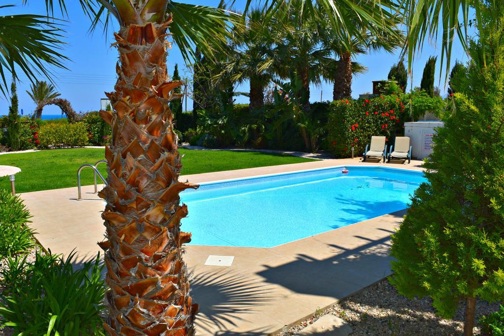 Latchi Beach Front Villa - Private Heated Pool - Amazing Uninterrupted Sea Views Πόλη Εξωτερικό φωτογραφία