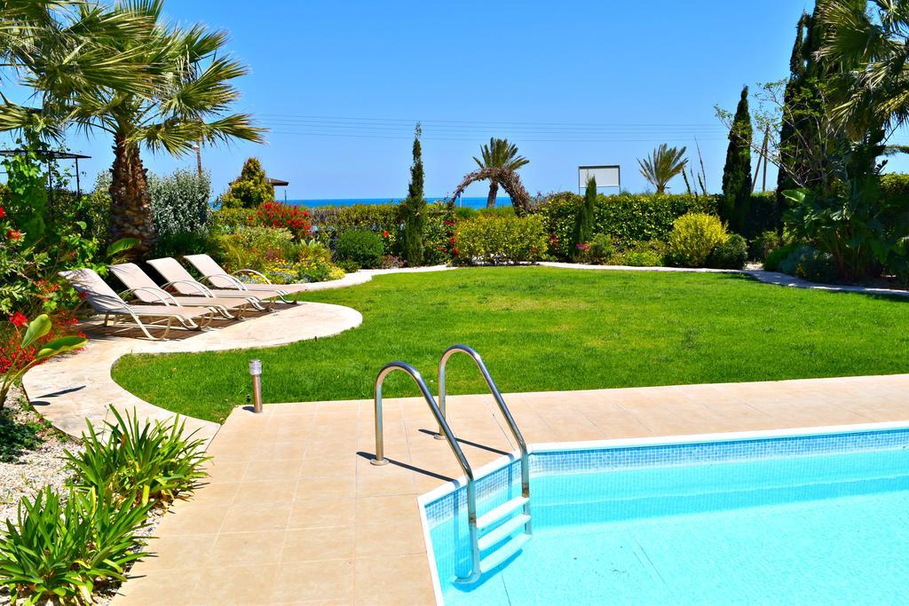 Latchi Beach Front Villa - Private Heated Pool - Amazing Uninterrupted Sea Views Πόλη Εξωτερικό φωτογραφία
